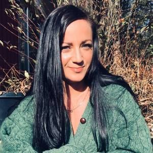 Meet your Posher, Angelina